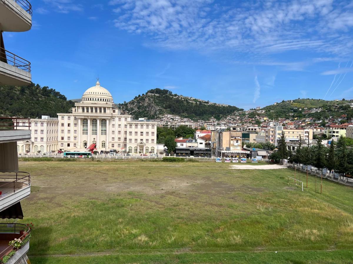 Entire Apartment Castle View 培拉特 外观 照片