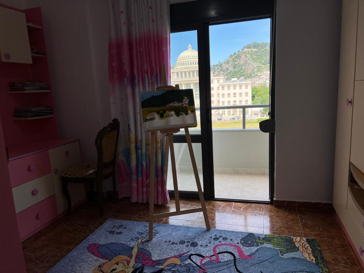 Entire Apartment Castle View 培拉特 外观 照片