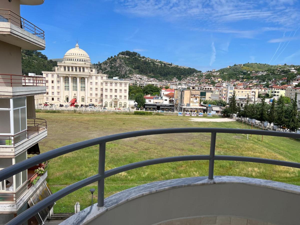 Entire Apartment Castle View 培拉特 外观 照片