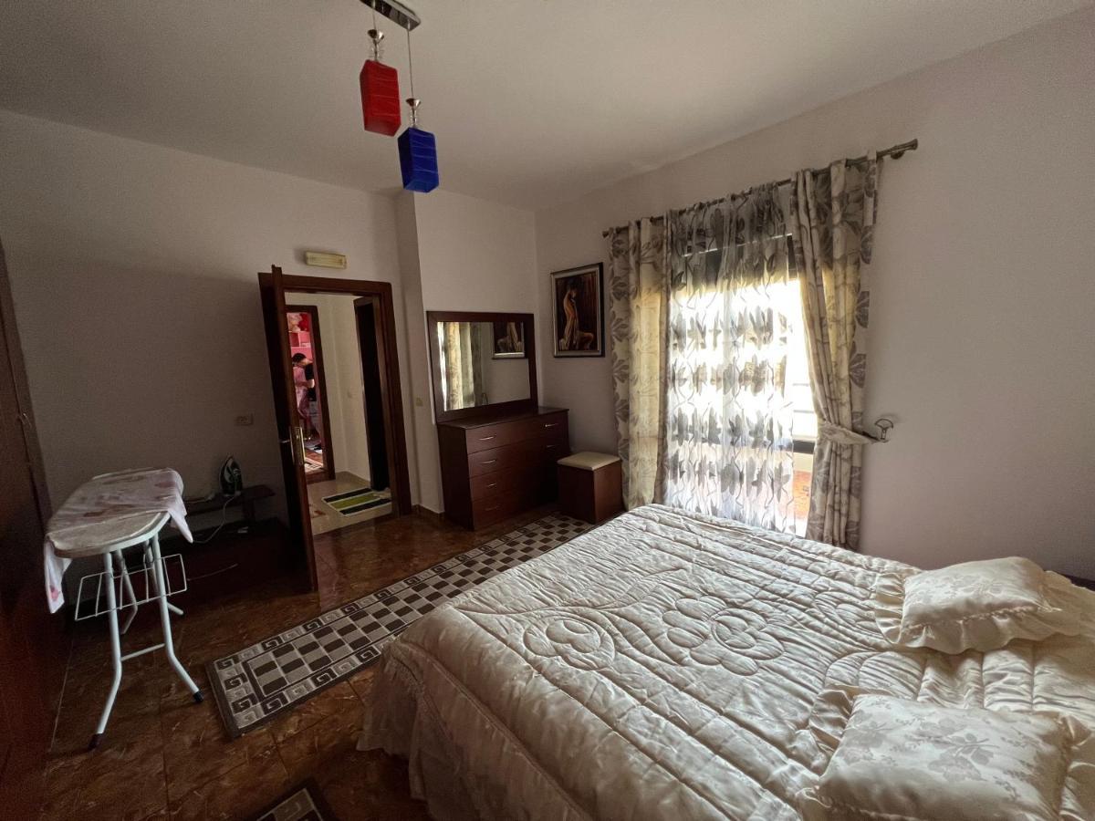 Entire Apartment Castle View 培拉特 外观 照片