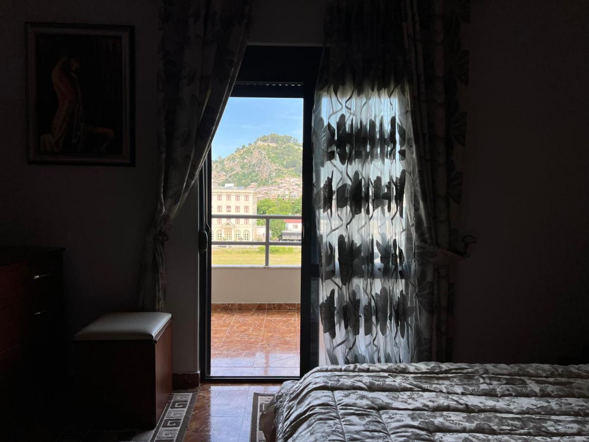 Entire Apartment Castle View 培拉特 外观 照片